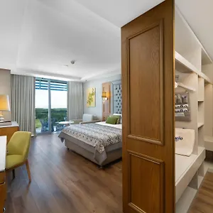 Deluxe Suite Room Land Golf View